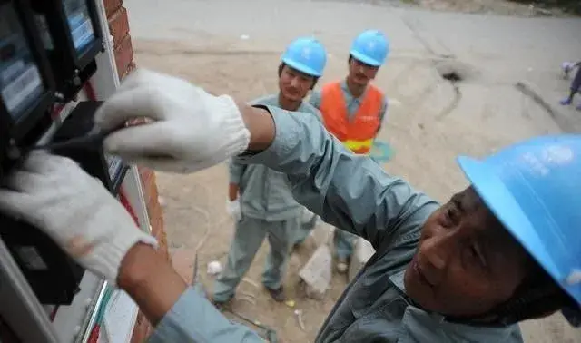 建筑安全员证怎么考取需要什么条件_建筑安全员需要什么证_报考建筑安全员证条件