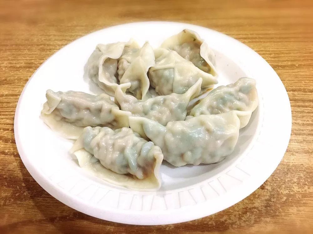 手工包饺子的方法_饺子的手工包法_饺子的手工包法视频教程