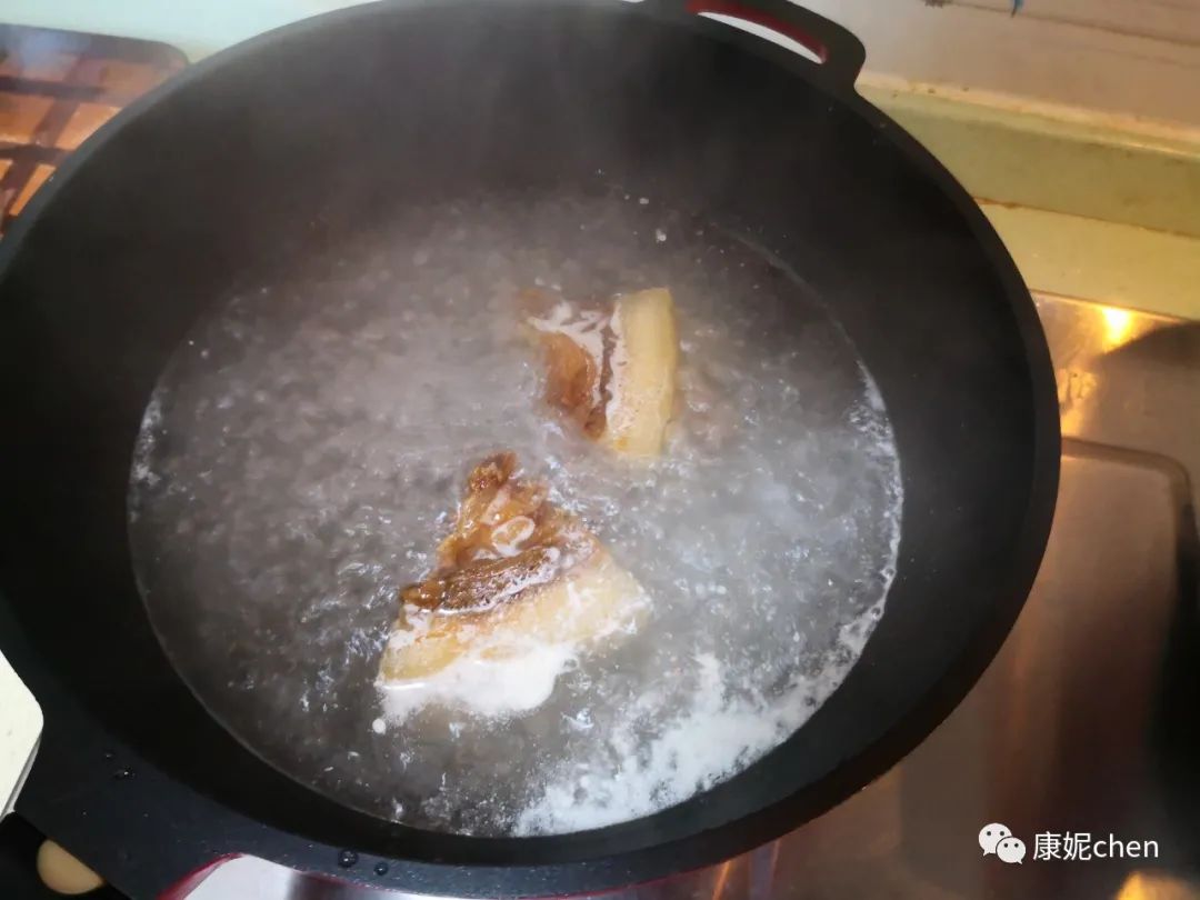 腊肉怎么炒好吃又简单_简单的炒腊肉_炒腊肉的家常做法大全家常窍门