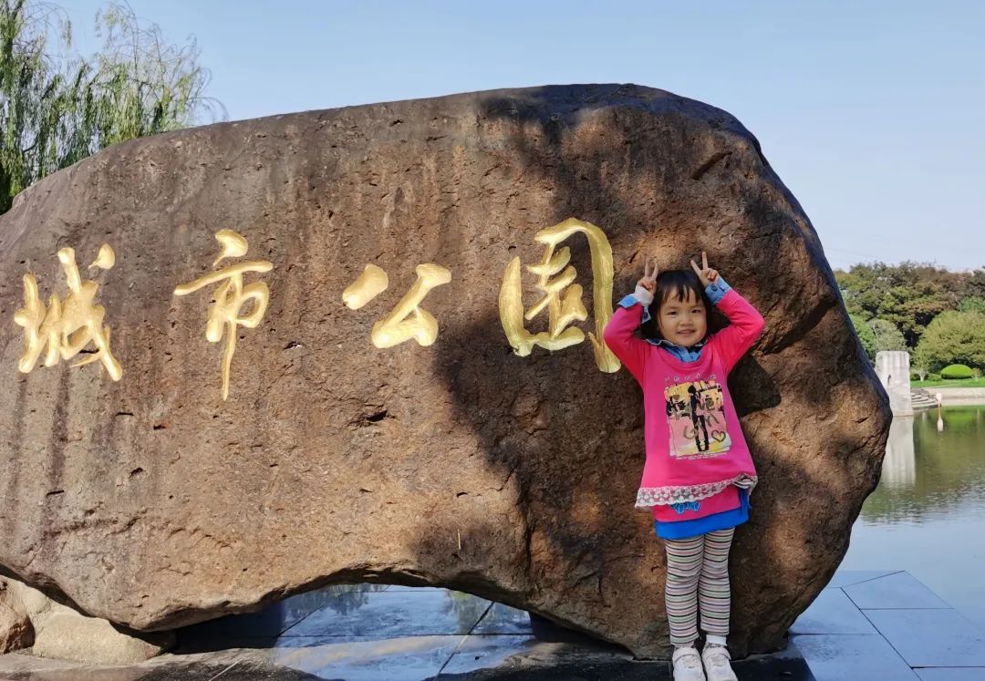 粘在芭比娃娃的衣服怎么拆_缝芭比娃娃的衣服怎么缝_不粘不缝的芭比娃娃衣服