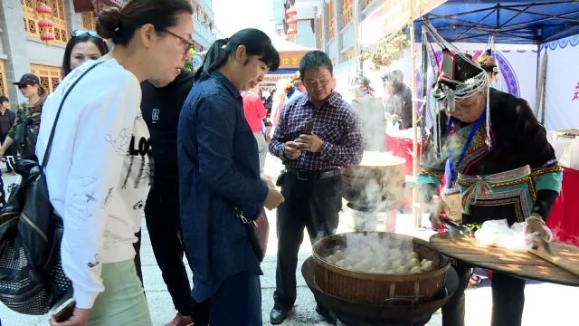 民俗风情特色畲族服饰_民俗风情特色畲族文化介绍_畲族的特色民俗风情