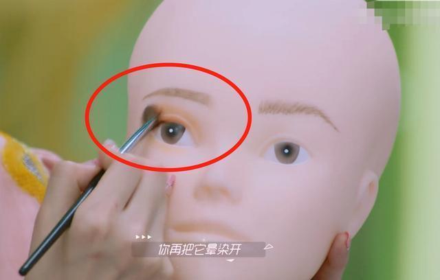 小男孩眼影怎么画_小男孩眼影怎么画好看_好看眼影男孩画小动物图片