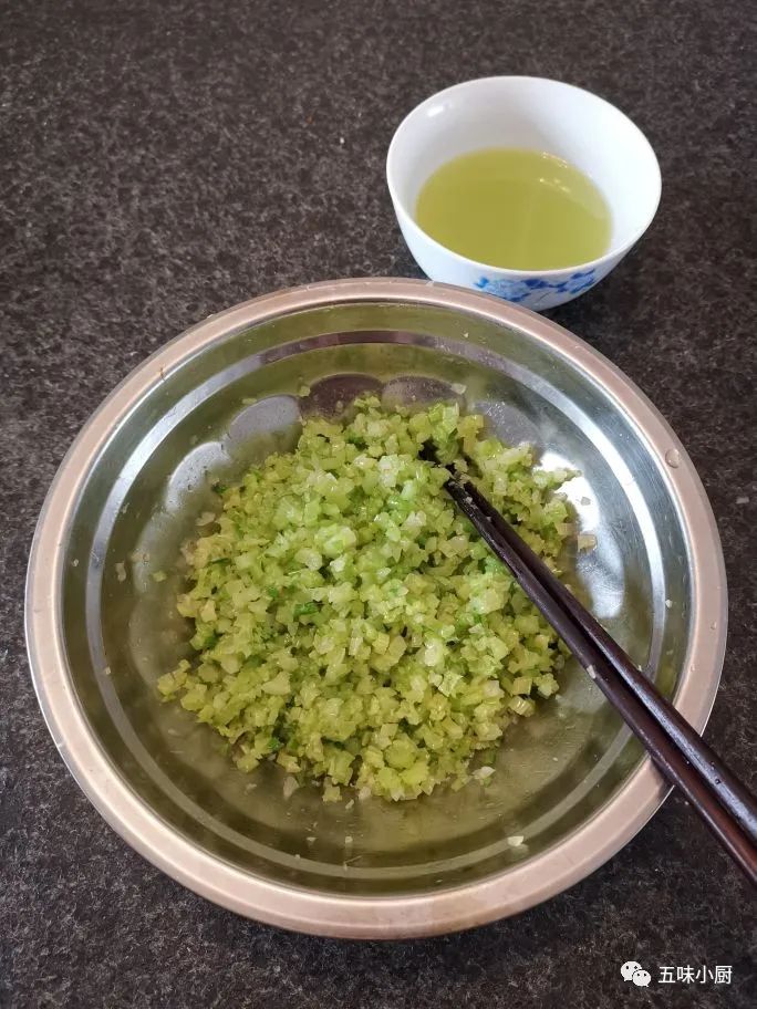 野芹菜怎么做好吃_芹菜可以怎么做_好吃的芹菜做法